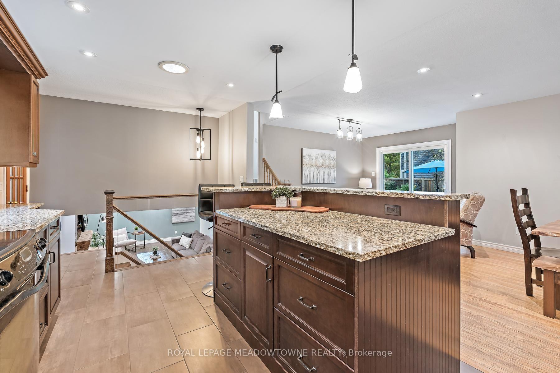Photo 27 of 33 Fagan Drive, Halton Hills, Georgetown — HOMEH