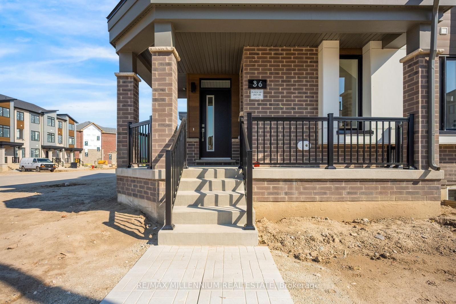 Photo 7 of Unit Main, 36 Thornbird Crescent, Brampton, Northwest Brampton — HOMEH