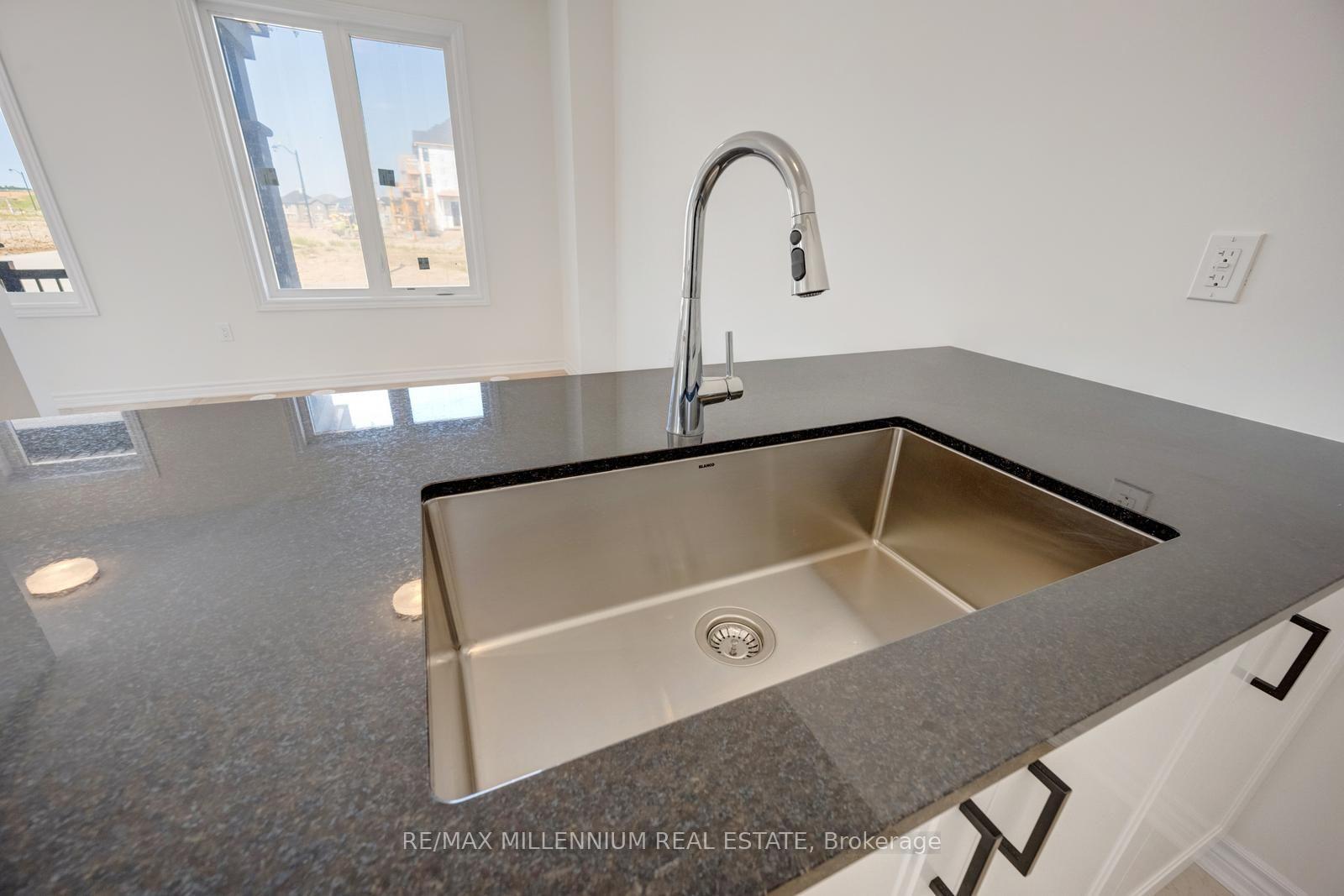 Photo 33 of Unit Main, 36 Thornbird Crescent, Brampton, Northwest Brampton — HOMEH