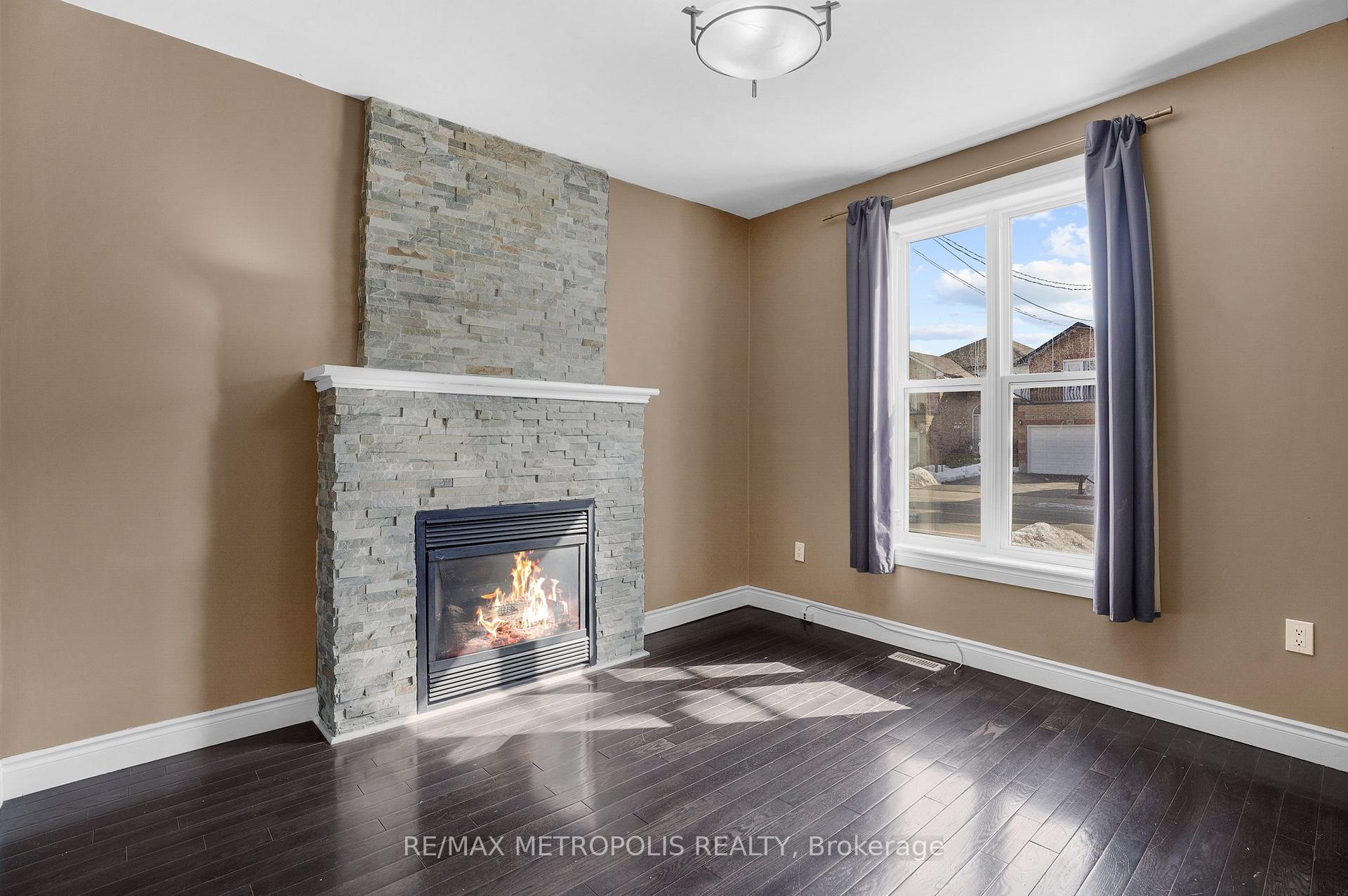 Photo 2 of 201 Bay Street N, Hamilton, Central — HOMEH