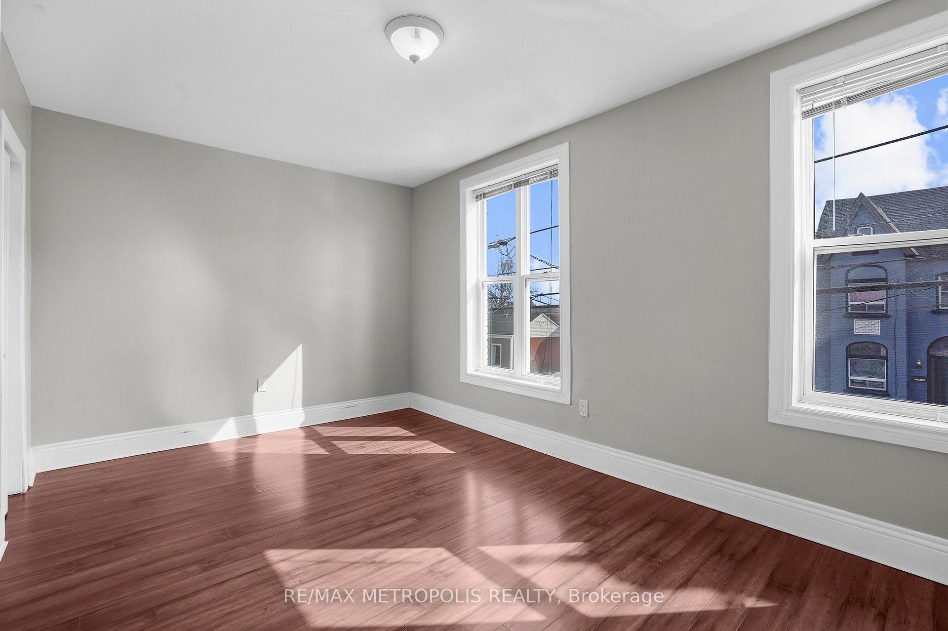 Photo 17 of 201 Bay Street N, Hamilton, Central — HOMEH