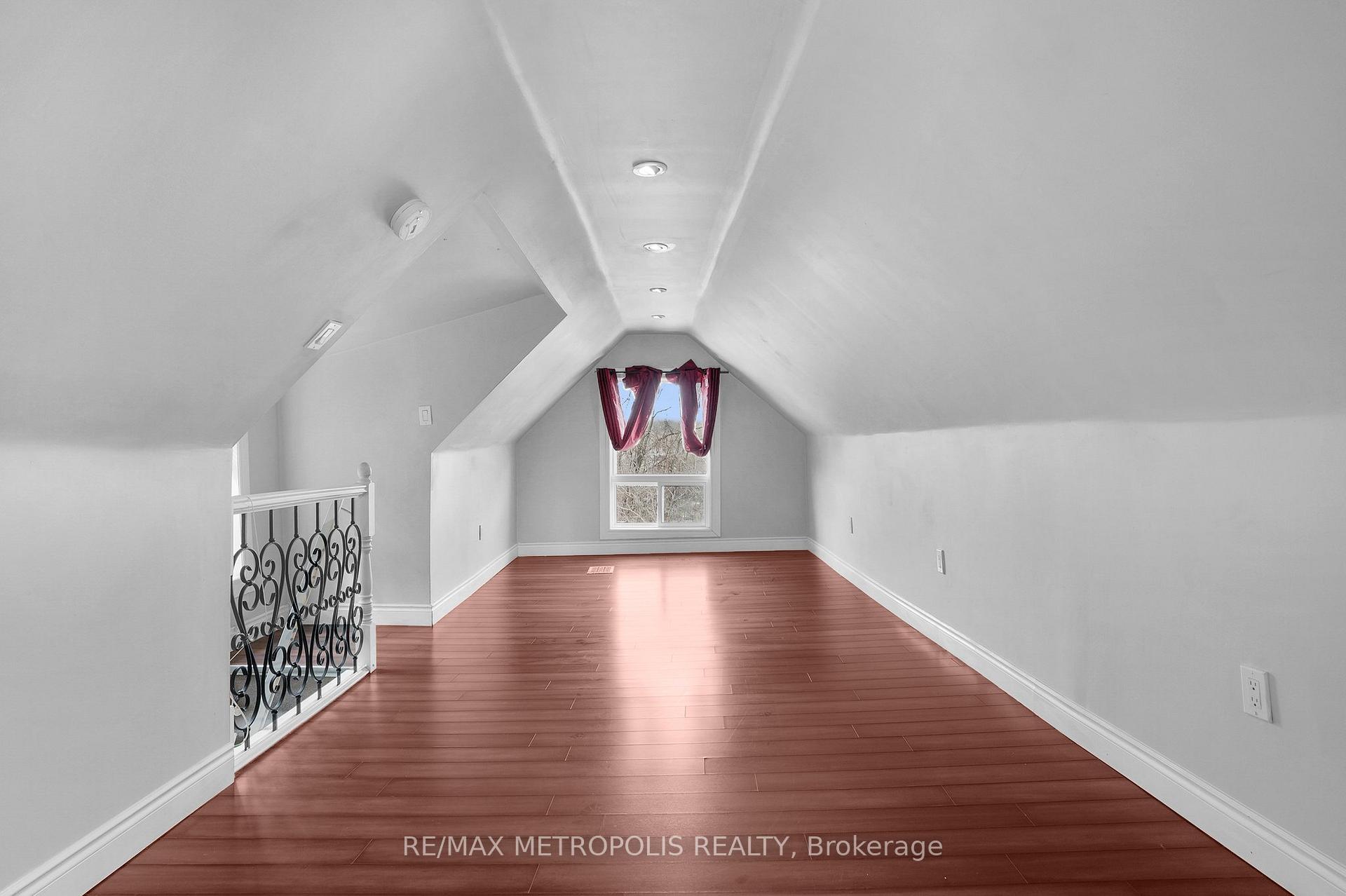 Photo 19 of 201 Bay Street N, Hamilton, Central — HOMEH