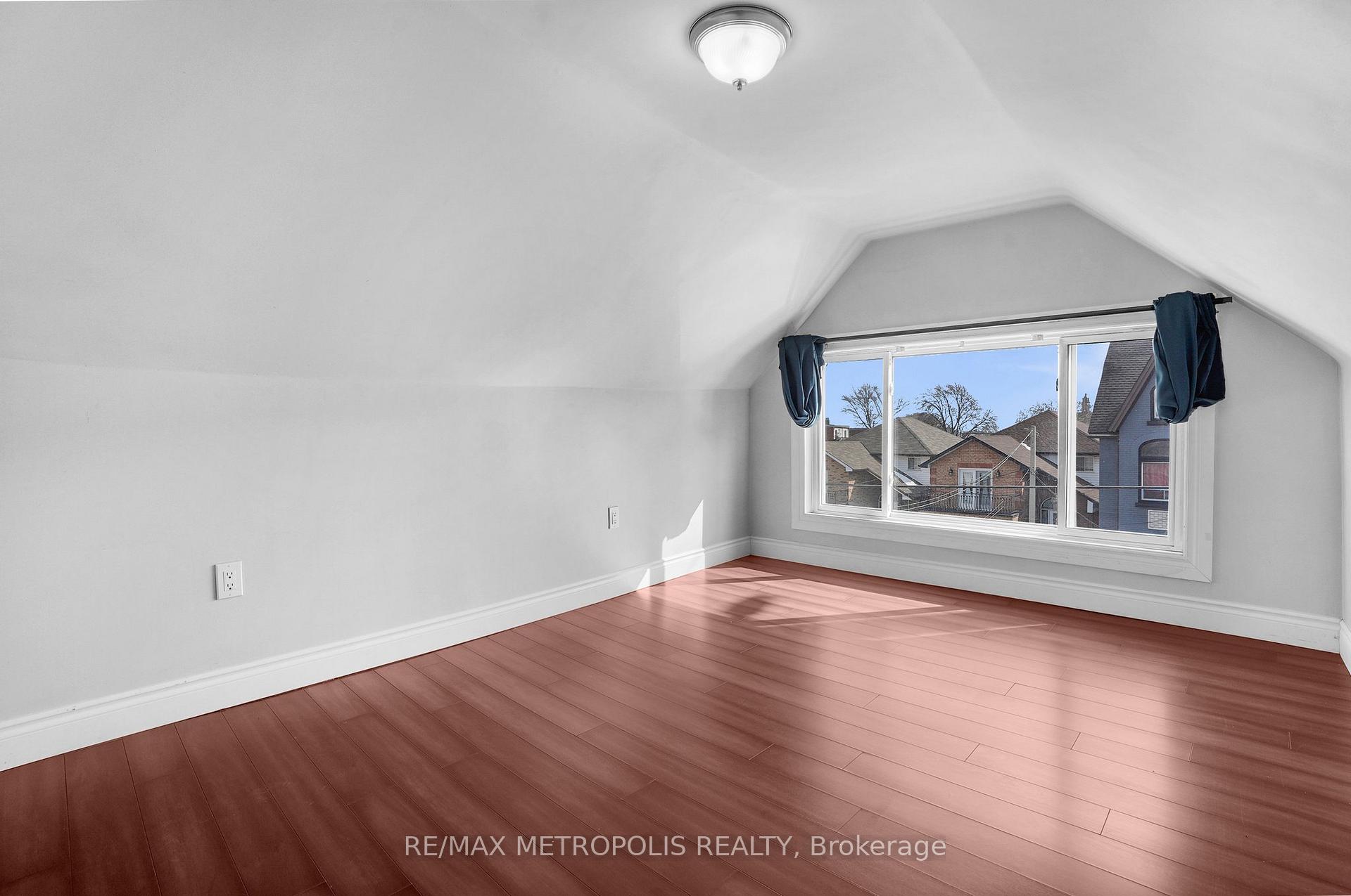 Photo 22 of 201 Bay Street N, Hamilton, Central — HOMEH