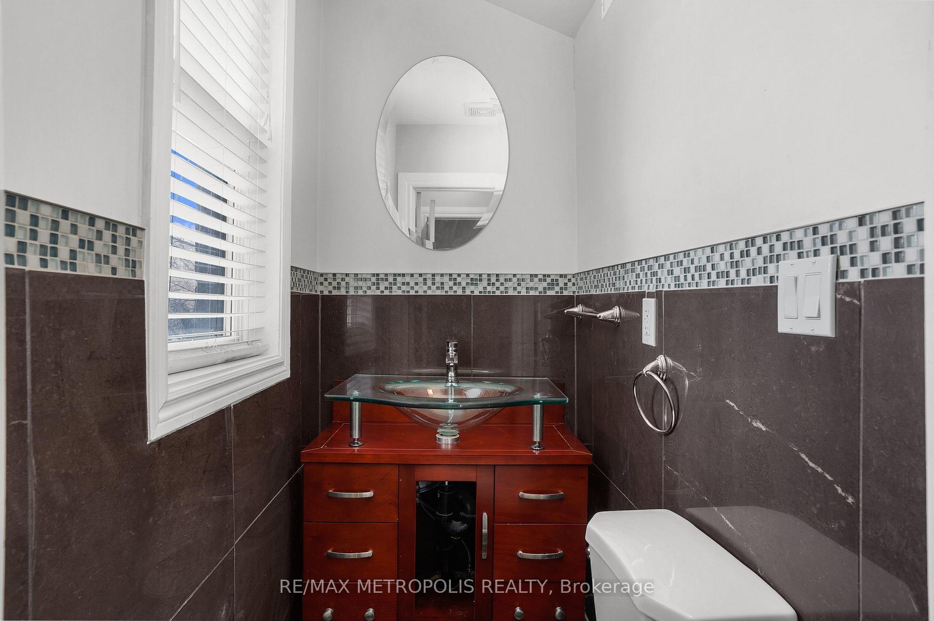 Photo 24 of 201 Bay Street N, Hamilton, Central — HOMEH