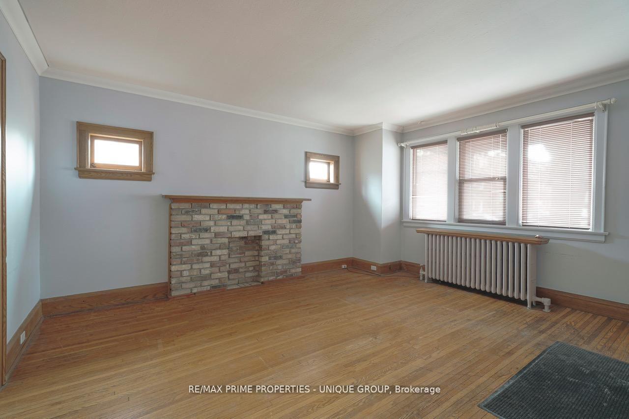 Photo 3 of Unit Main, 1 Bonfield Avenue, Toronto, The Beaches — HOMEH