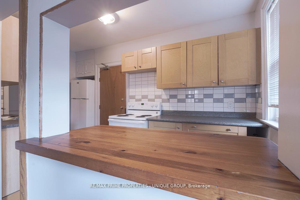 Photo 4 of Unit Main, 1 Bonfield Avenue, Toronto, The Beaches — HOMEH