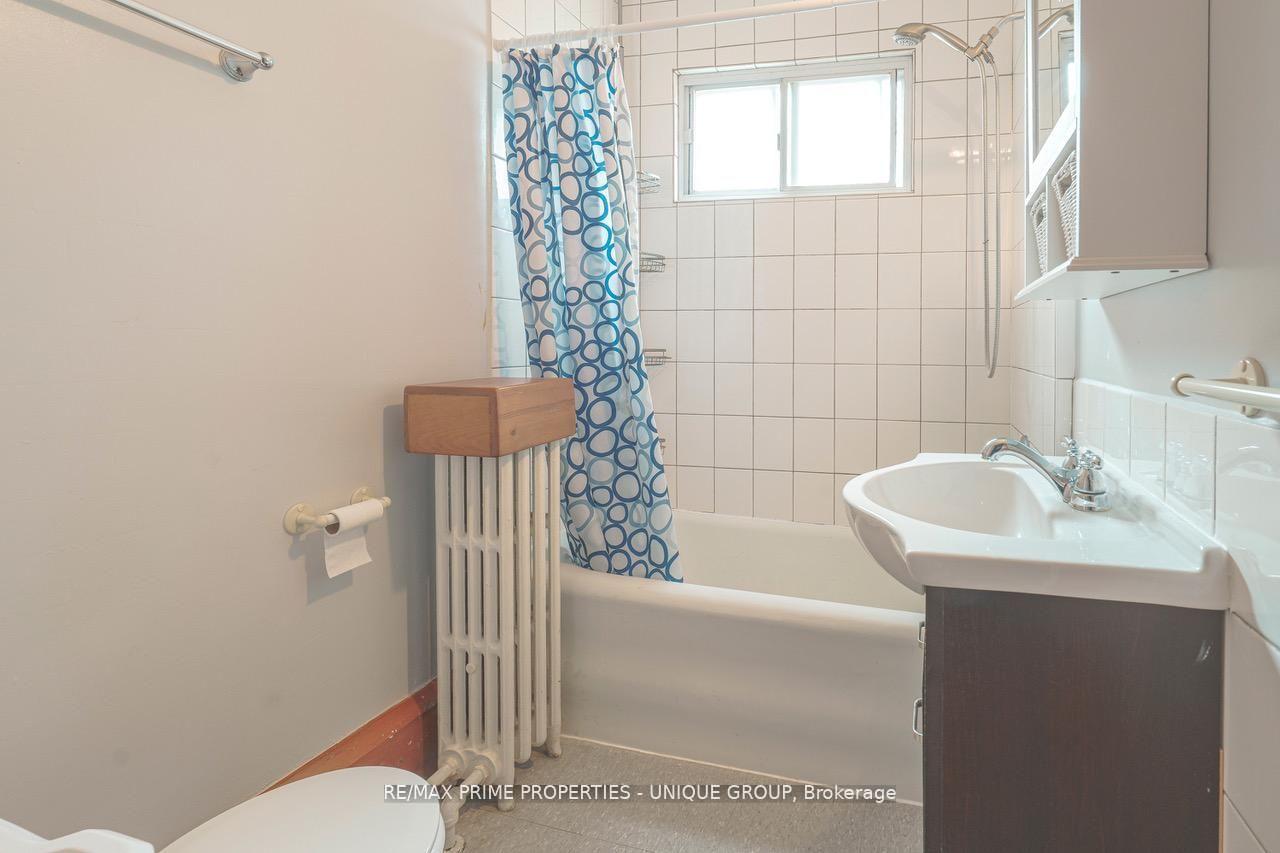 Photo 5 of Unit Main, 1 Bonfield Avenue, Toronto, The Beaches — HOMEH