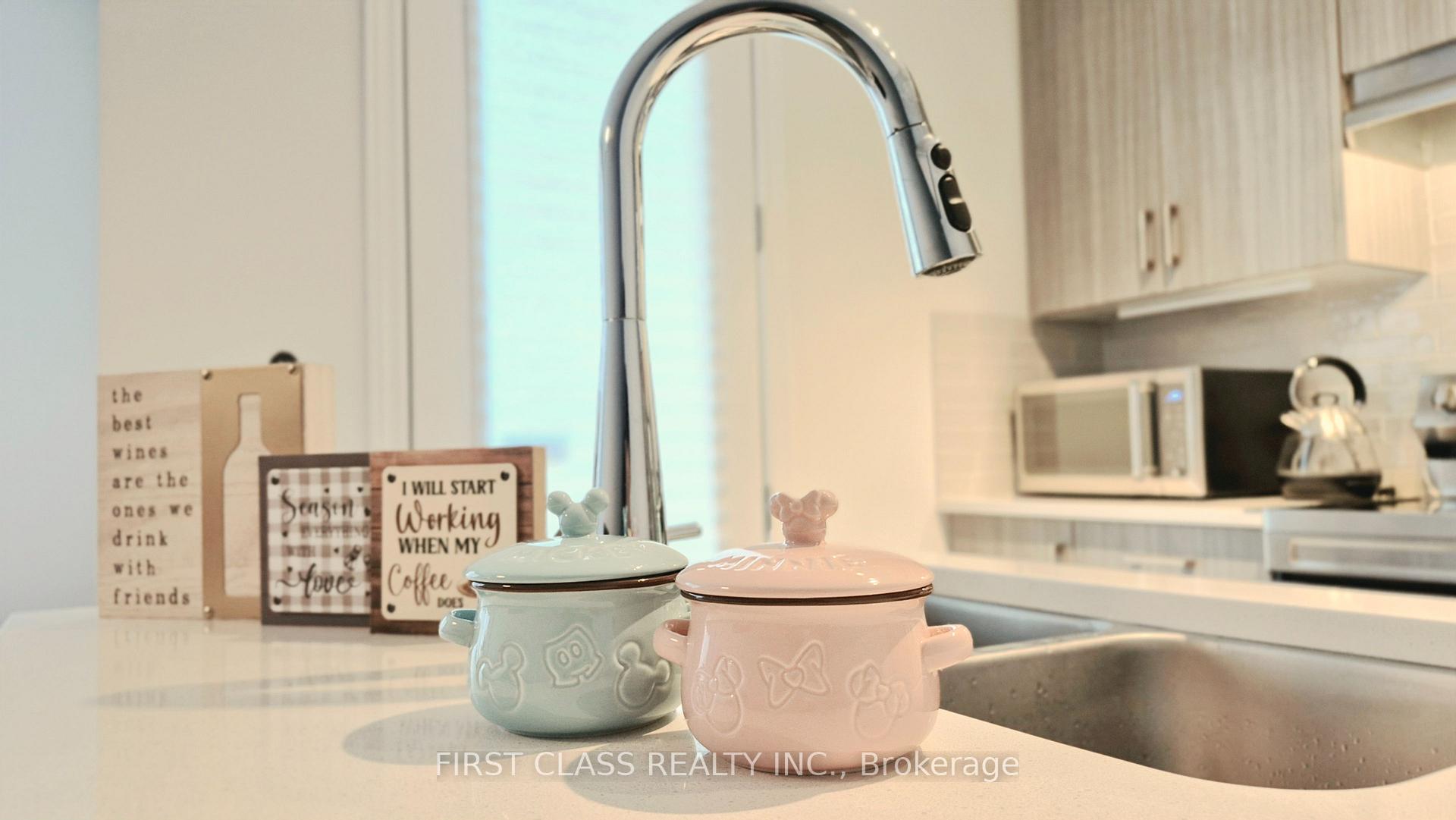 Photo 17 of 52 Sorbara Way, Whitby, Brooklin — HOMEH