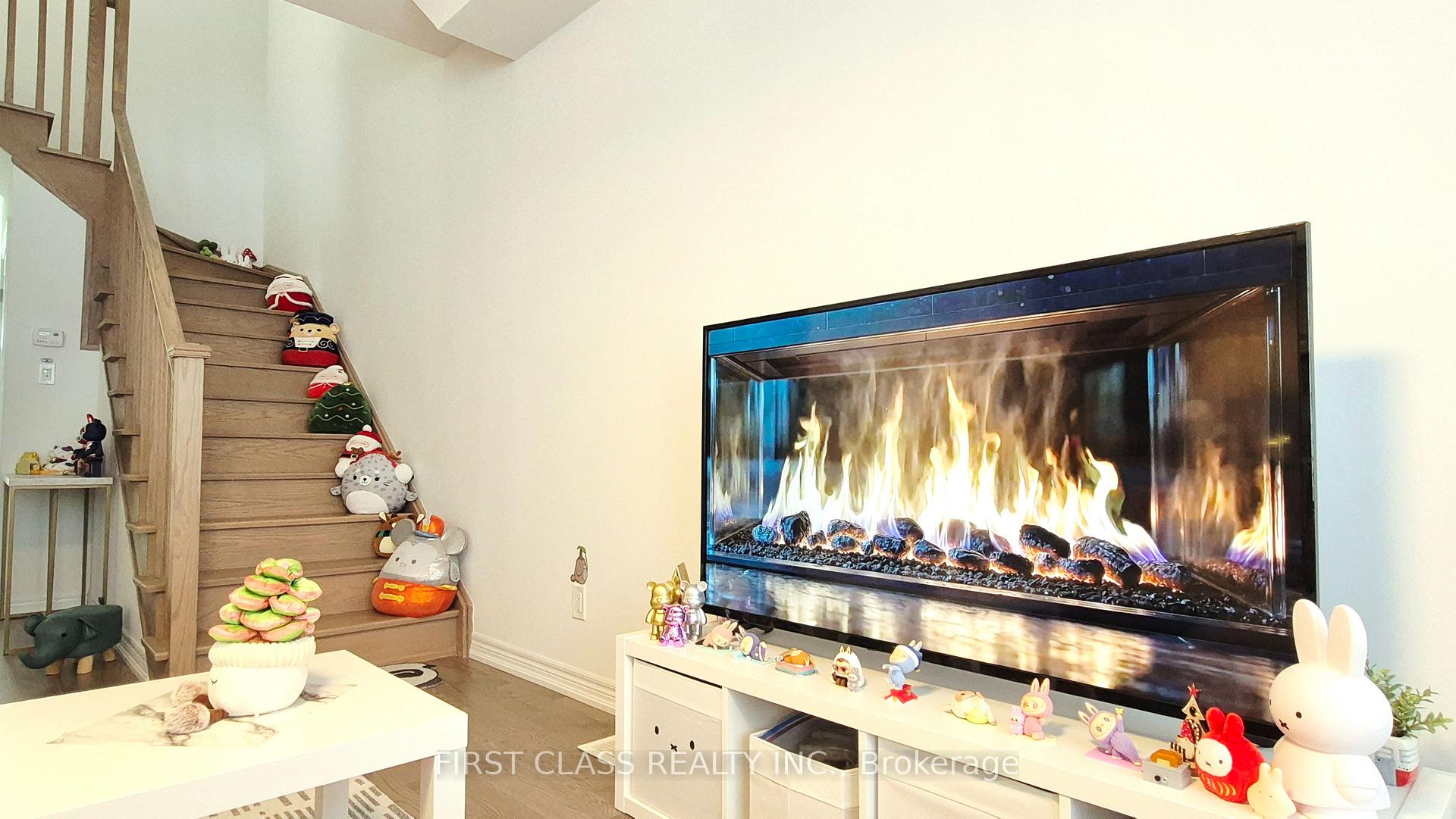 Photo 21 of 52 Sorbara Way, Whitby, Brooklin — HOMEH