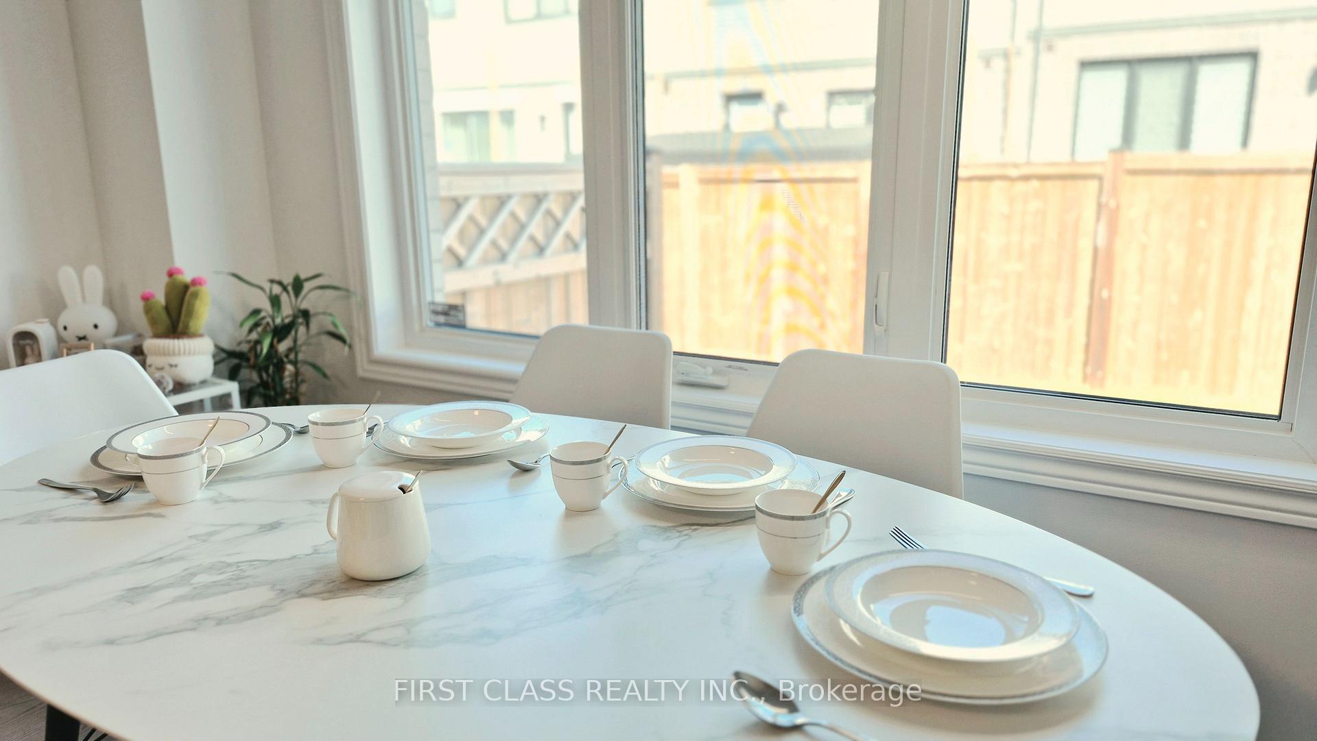 Photo 24 of 52 Sorbara Way, Whitby, Brooklin — HOMEH
