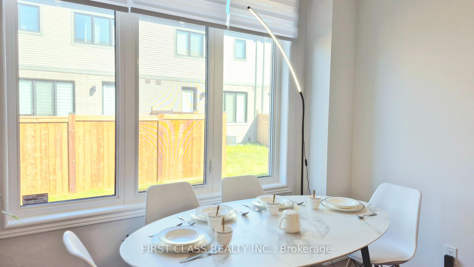 Photo 25 of 52 Sorbara Way, Whitby, Brooklin — HOMEH