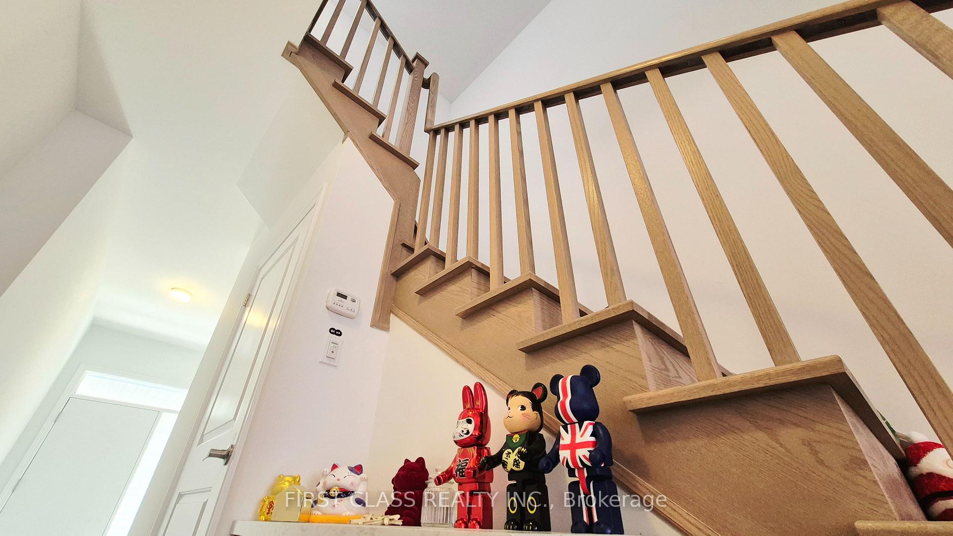 Photo 30 of 52 Sorbara Way, Whitby, Brooklin — HOMEH