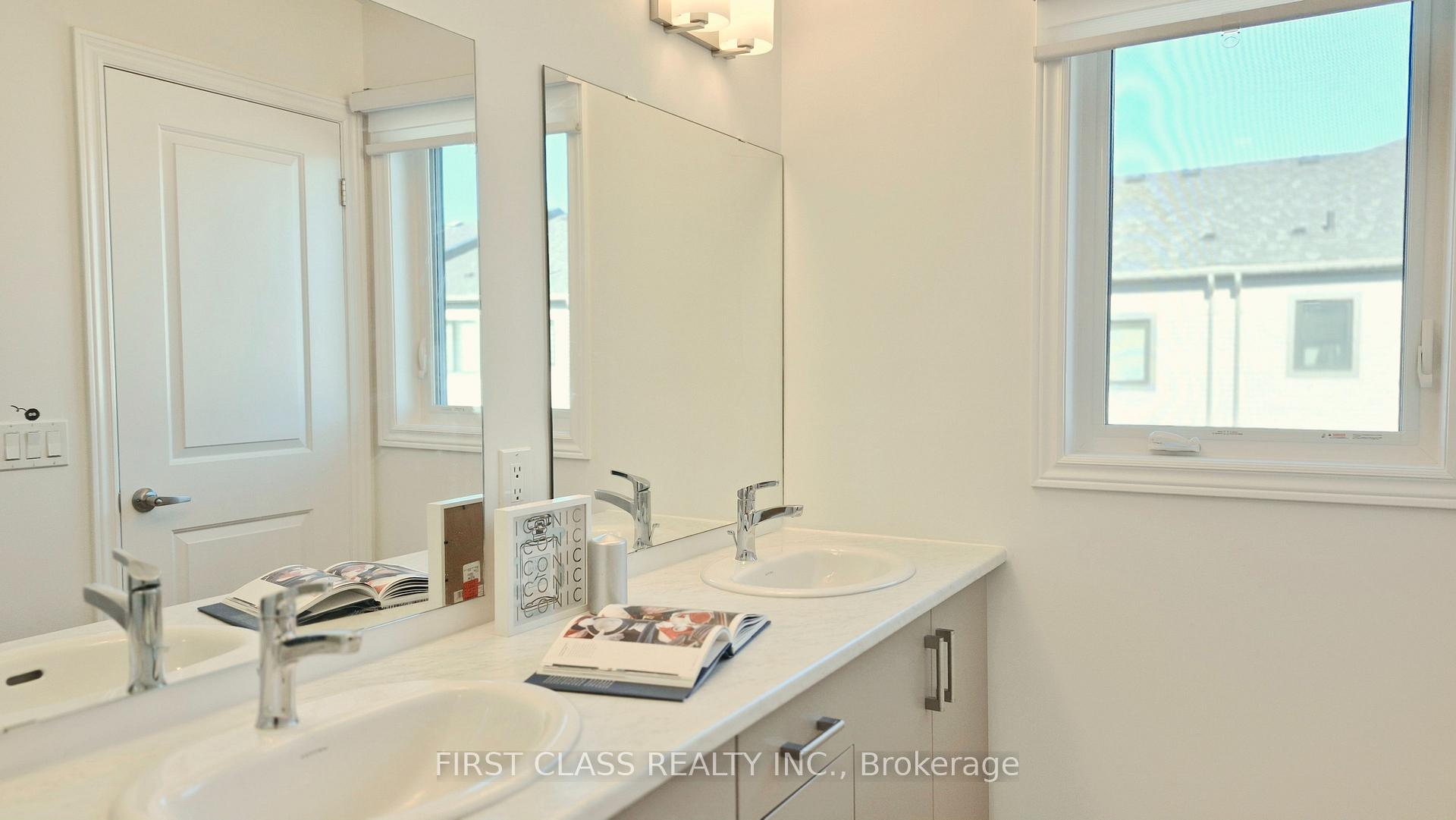 Photo 39 of 52 Sorbara Way, Whitby, Brooklin — HOMEH