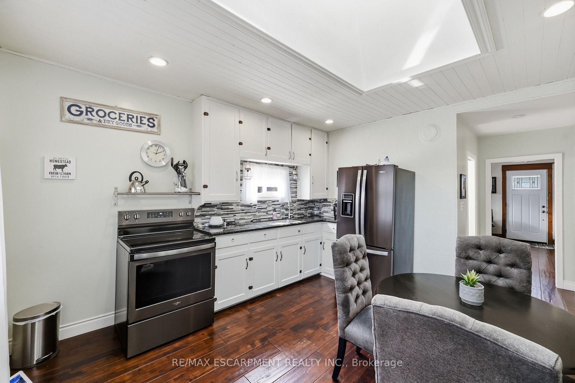 Photo 10 of 84 Barons Avenue N, Hamilton, Homeside — HOMEH
