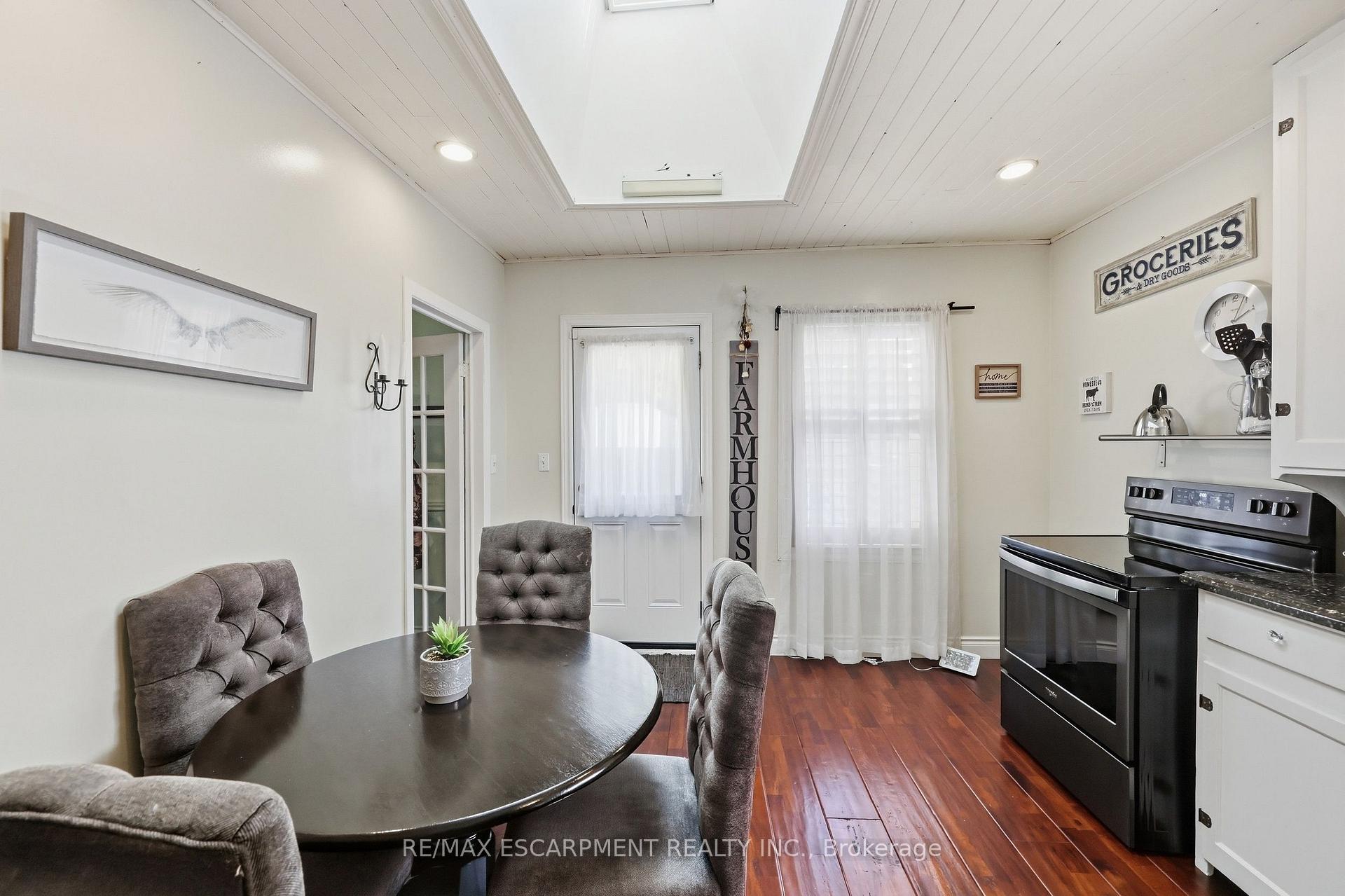 Photo 13 of 84 Barons Avenue N, Hamilton, Homeside — HOMEH