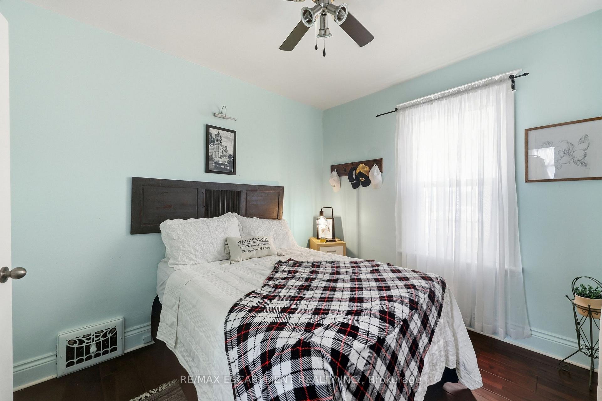 Photo 17 of 84 Barons Avenue N, Hamilton, Homeside — HOMEH
