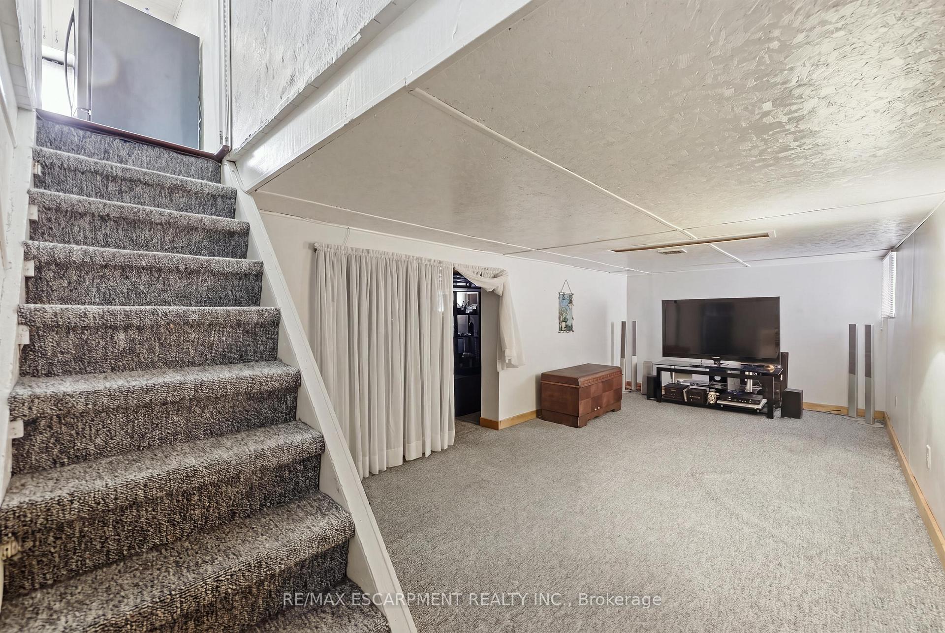 Photo 19 of 84 Barons Avenue N, Hamilton, Homeside — HOMEH