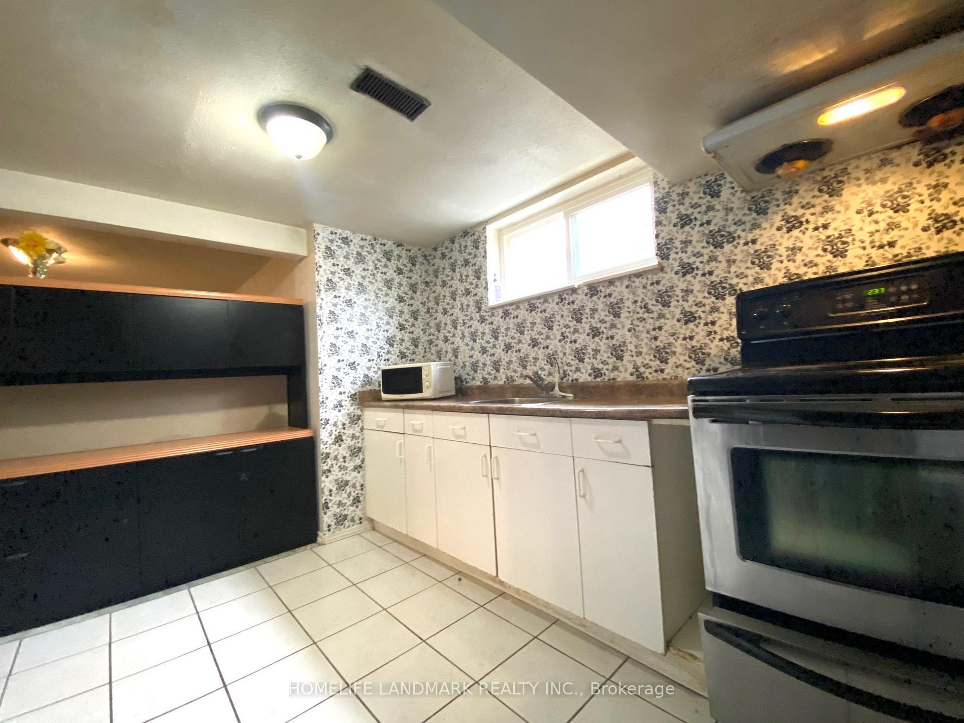 Photo 6 of Unit Lower, 3320 Grechen Road, Mississauga, Erindale — HOMEH