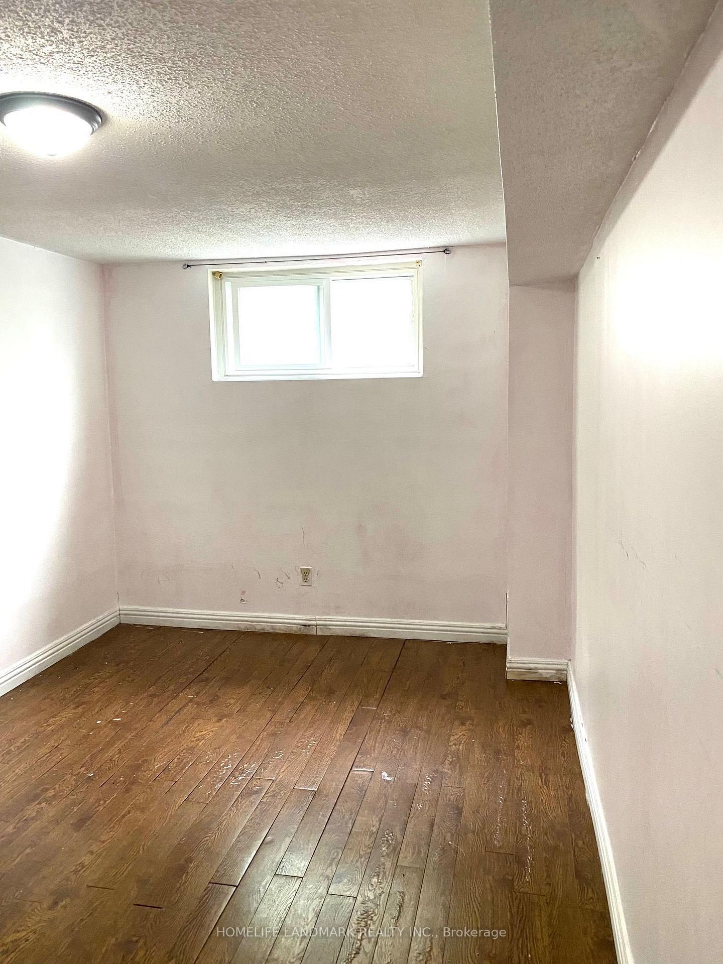 Photo 7 of Unit Lower, 3320 Grechen Road, Mississauga, Erindale — HOMEH