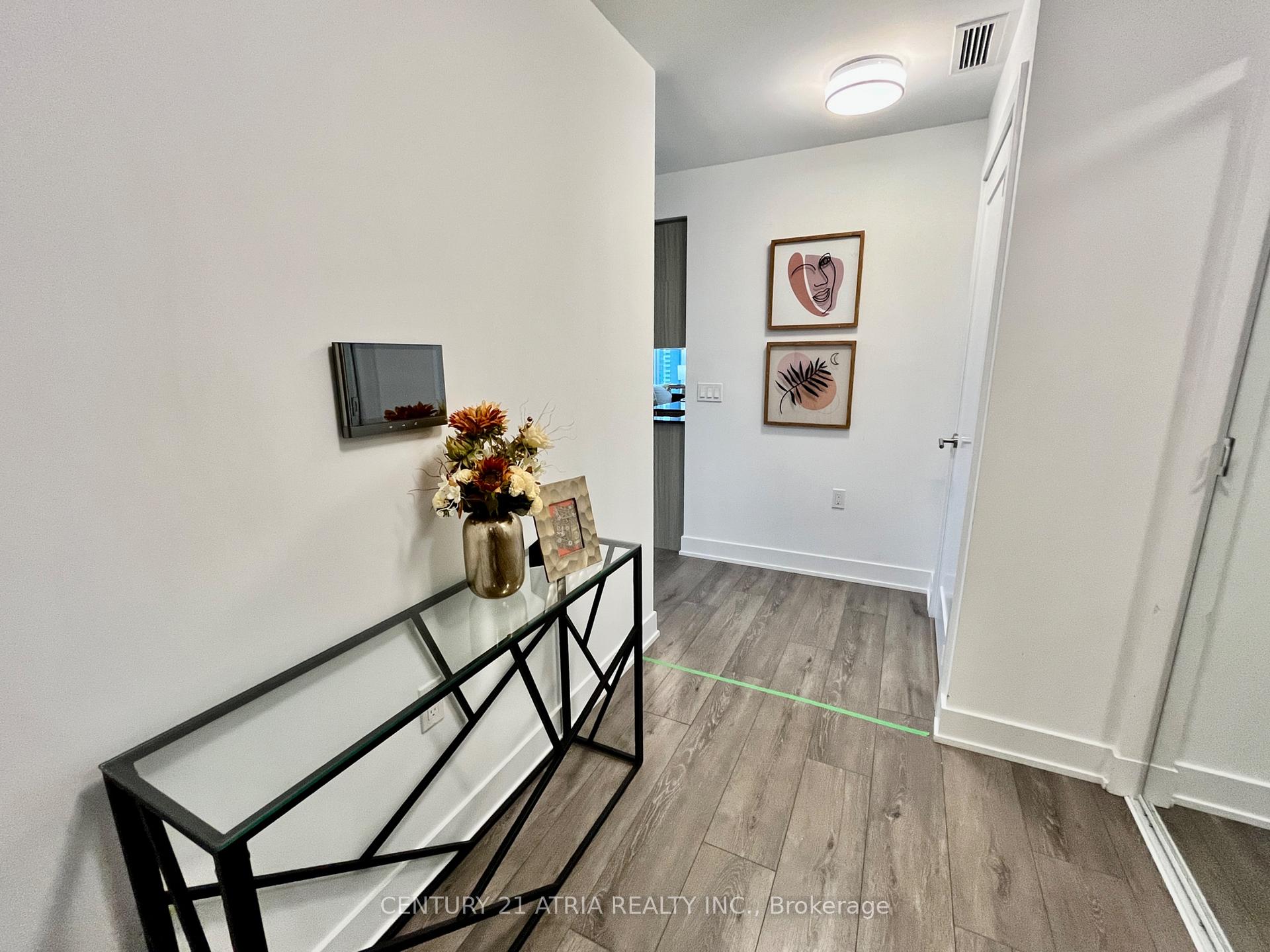 Photo 4 of Unit 1608, 575 Bloor Street E, Toronto, North St. James Town — HOMEH