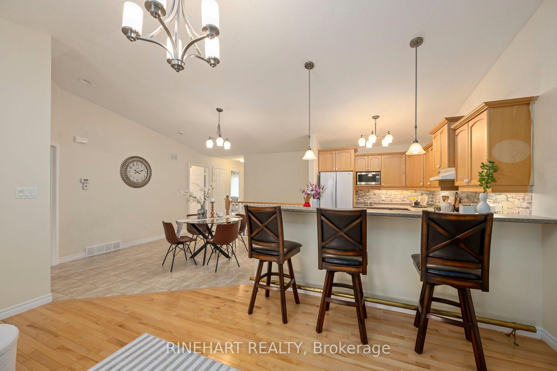 Photo 15 of Unit 17, 121 Meadowcreek Drive, Middlesex Centre, Ilderton — HOMEH