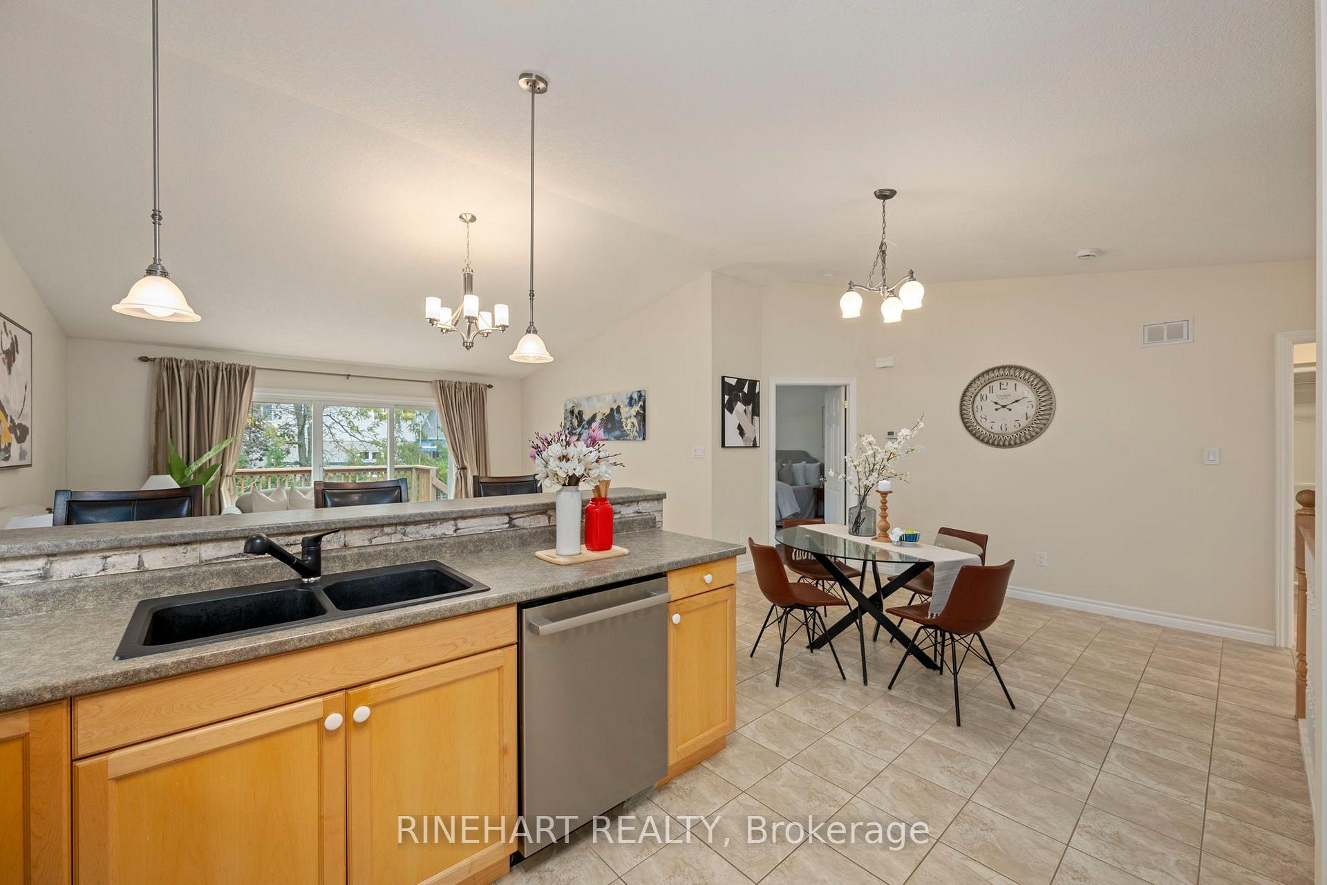 Photo 17 of Unit 17, 121 Meadowcreek Drive, Middlesex Centre, Ilderton — HOMEH