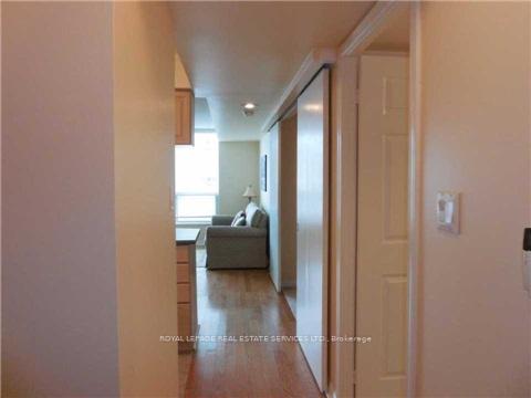 Photo 4 of Unit 527, 230 Queens Quay, Toronto, Waterfront Communities — HOMEH