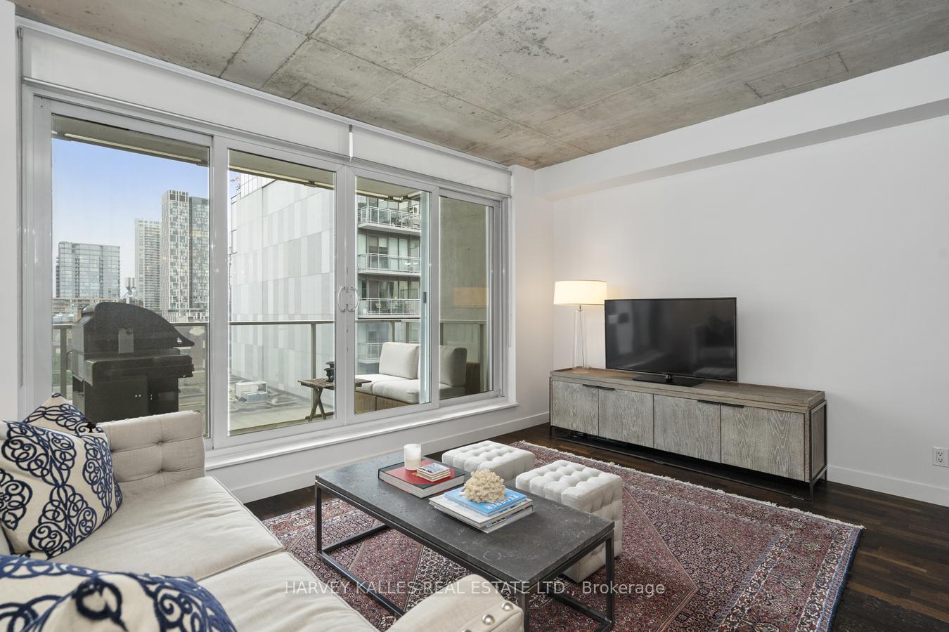 Photo 4 of Unit 722, 75 Portland Street, Toronto, Waterfront Communities — HOMEH