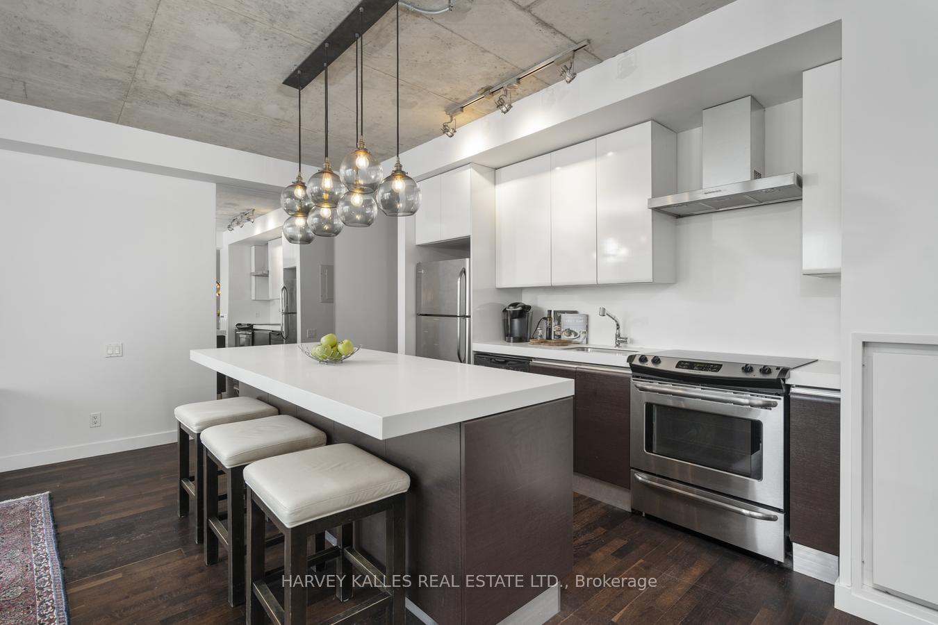 Photo 5 of Unit 722, 75 Portland Street, Toronto, Waterfront Communities — HOMEH