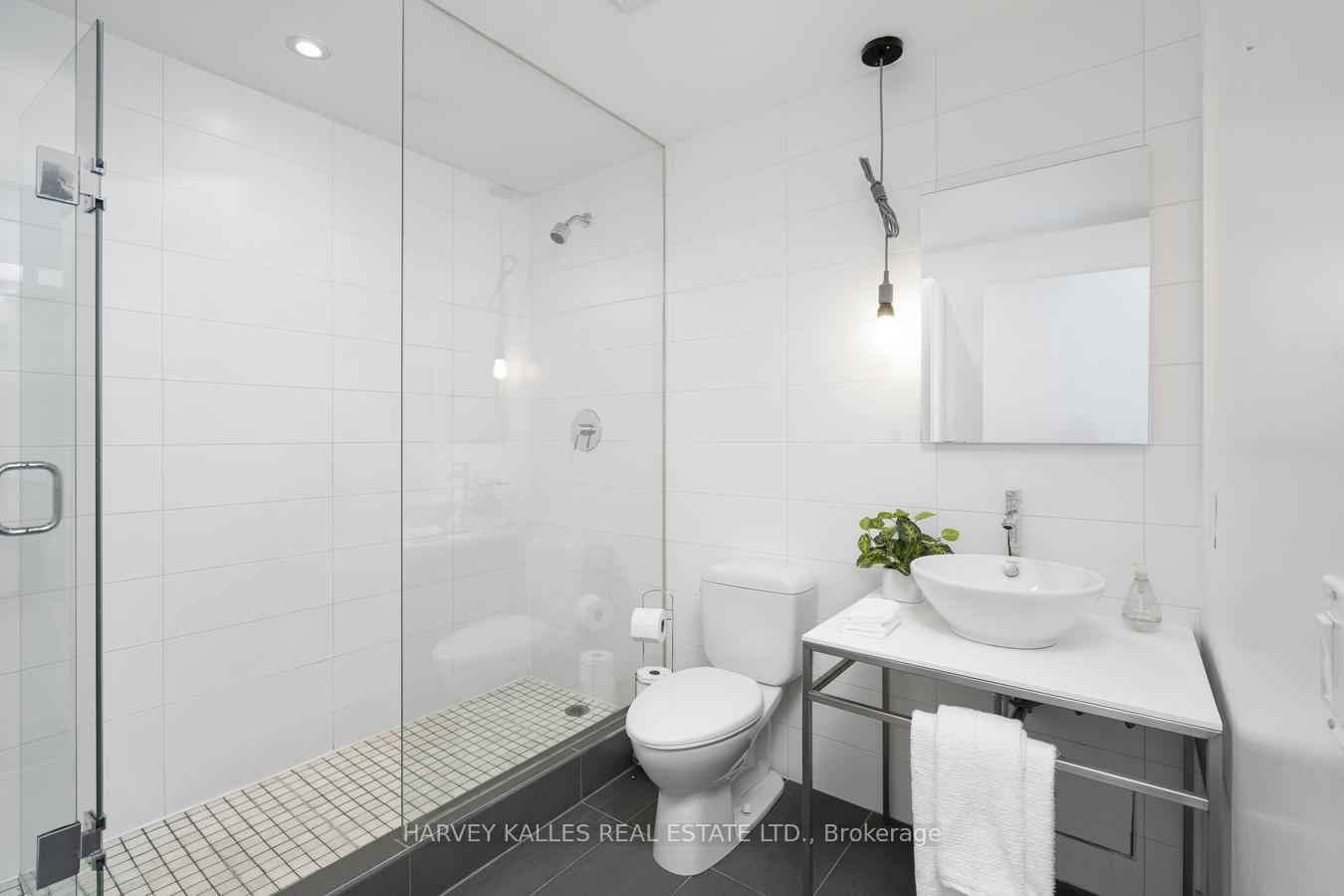 Photo 12 of Unit 722, 75 Portland Street, Toronto, Waterfront Communities — HOMEH
