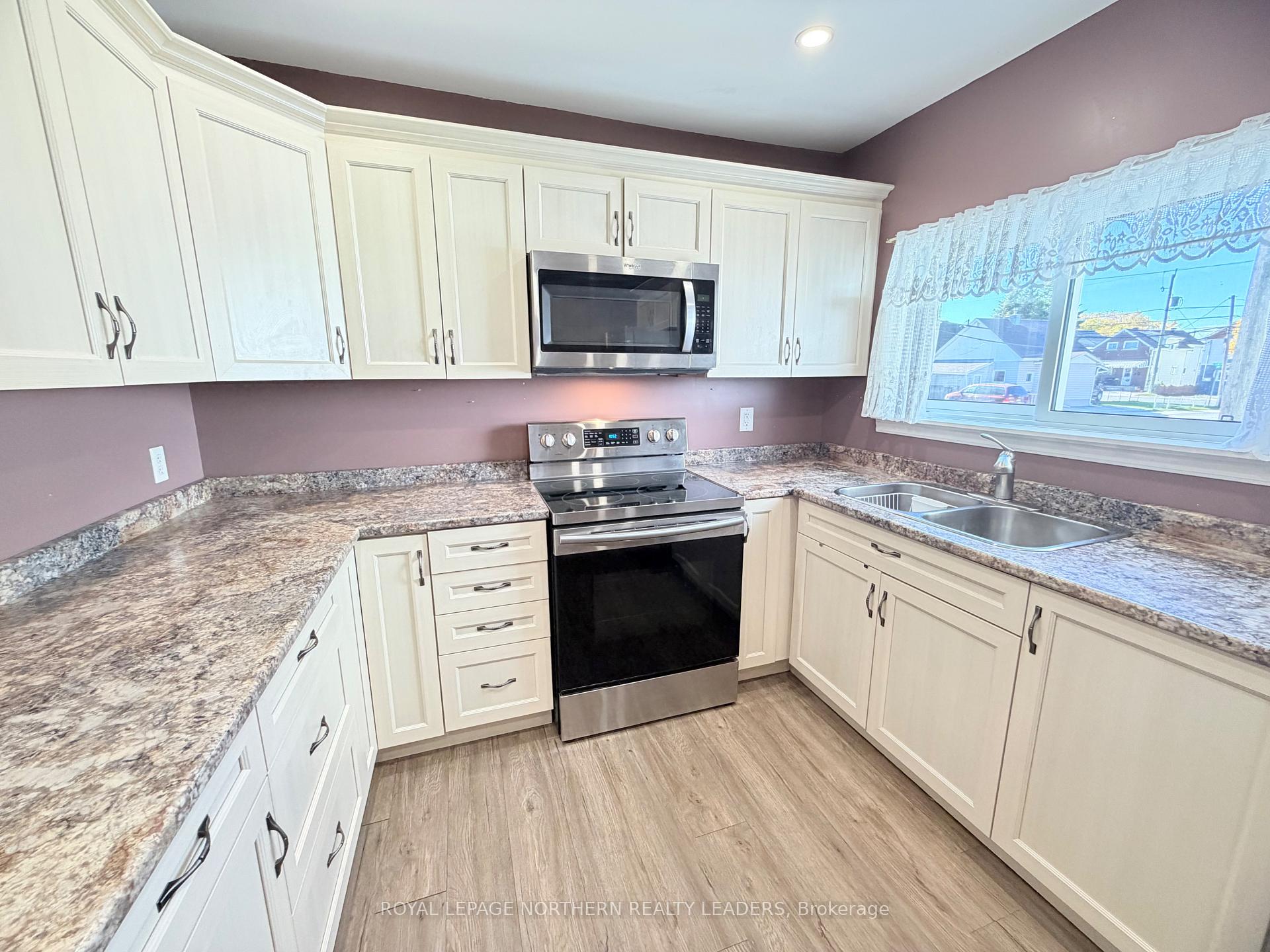 Photo 4 of 245 Maple Street S, Timmins, TS - SE — HOMEH