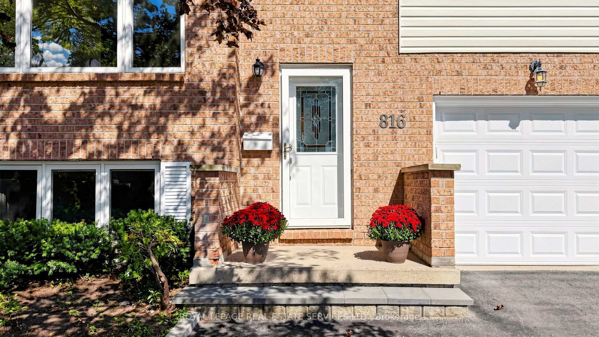 Photo 2 of 816 Beatrice Street E, Oshawa, Pinecrest — HOMEH