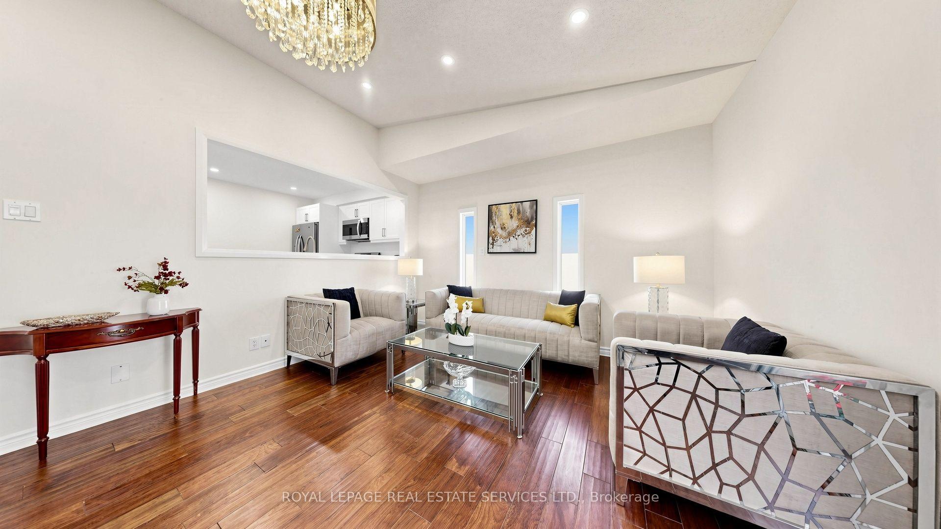 Photo 4 of 816 Beatrice Street E, Oshawa, Pinecrest — HOMEH
