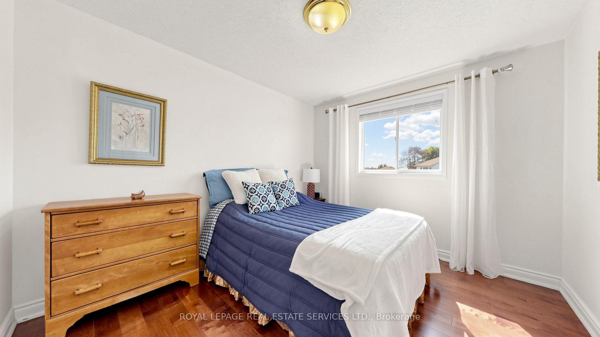 Photo 12 of 816 Beatrice Street E, Oshawa, Pinecrest — HOMEH