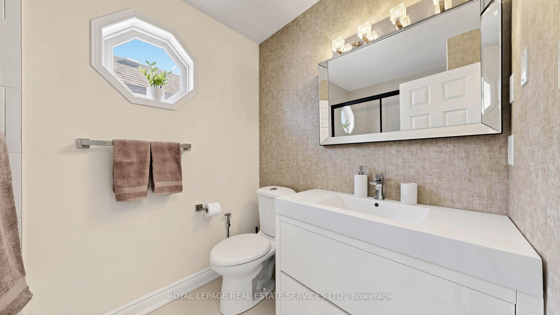 Photo 14 of 816 Beatrice Street E, Oshawa, Pinecrest — HOMEH