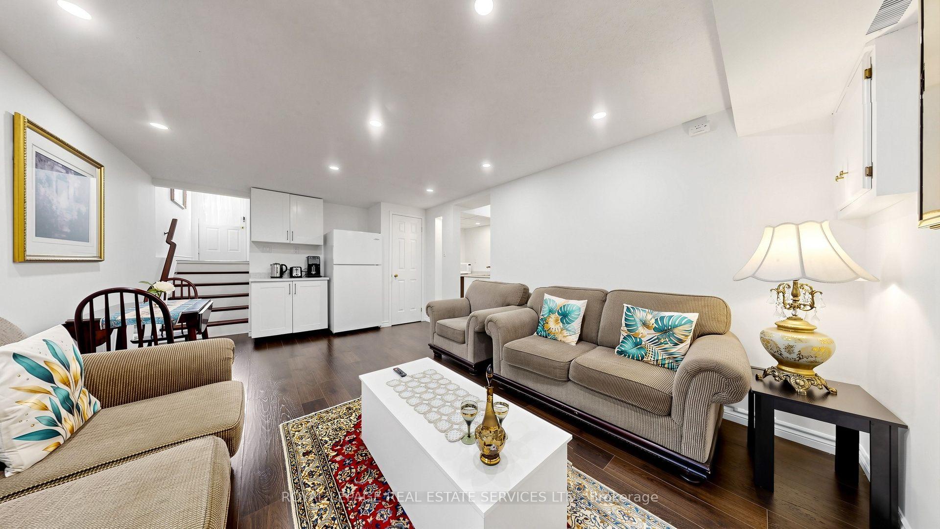 Photo 16 of 816 Beatrice Street E, Oshawa, Pinecrest — HOMEH