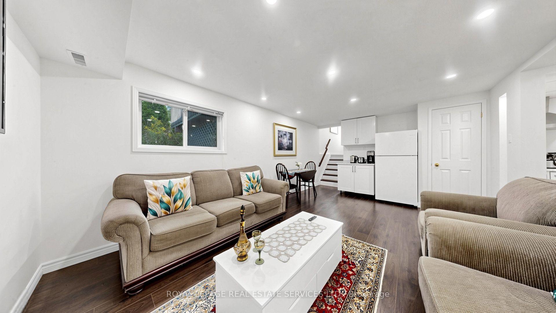 Photo 17 of 816 Beatrice Street E, Oshawa, Pinecrest — HOMEH