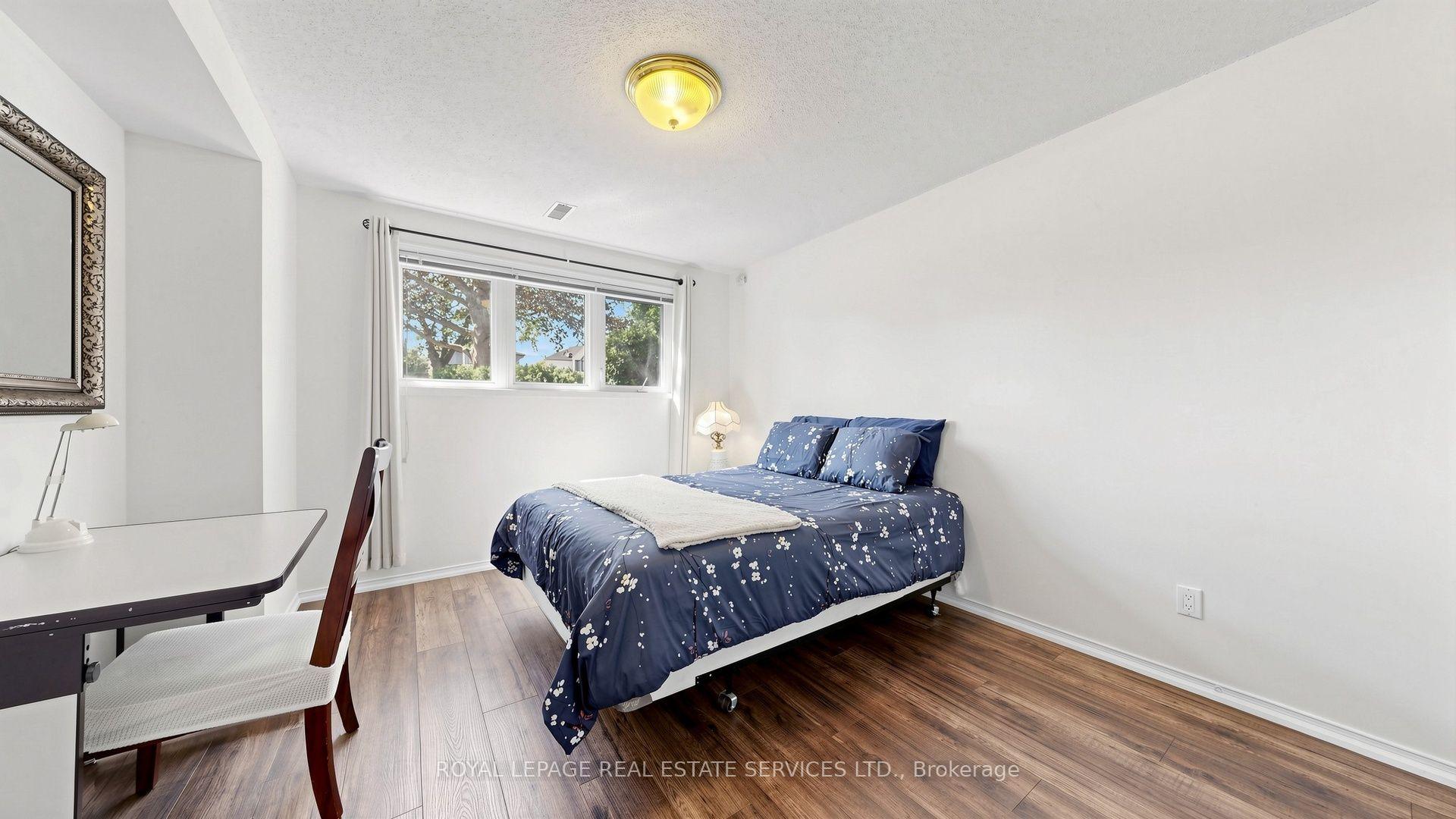 Photo 18 of 816 Beatrice Street E, Oshawa, Pinecrest — HOMEH