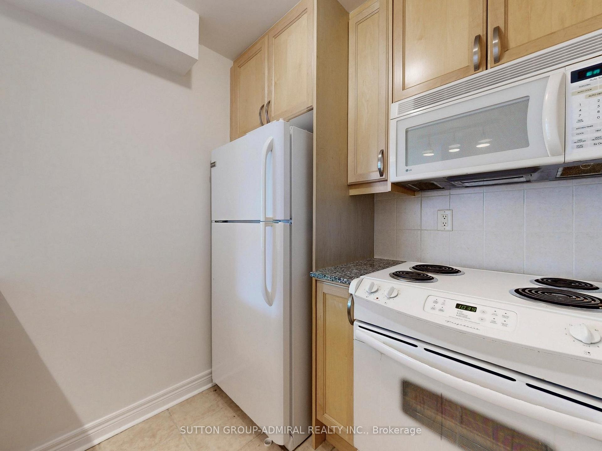 Photo 13 of Unit 812, 100 Hayden Street, Toronto, Church-Yonge Corridor — HOMEH