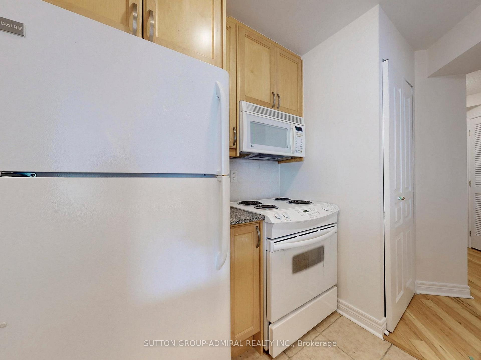 Photo 14 of Unit 812, 100 Hayden Street, Toronto, Church-Yonge Corridor — HOMEH