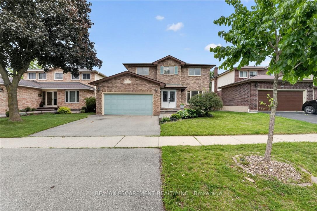 Photo 2 of 2450 Overton Drive, Burlington, Brant Hills — HOMEH