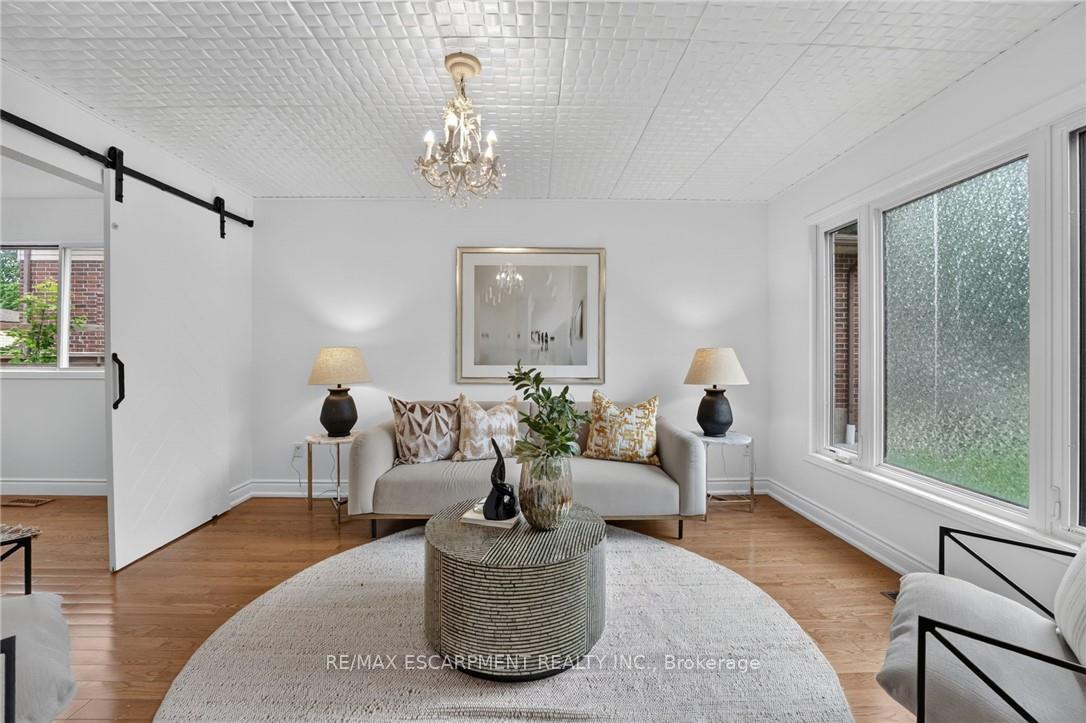 Photo 7 of 2450 Overton Drive, Burlington, Brant Hills — HOMEH
