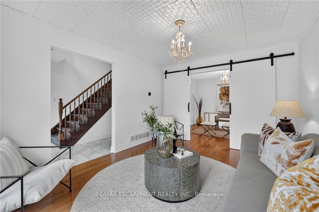 Photo 8 of 2450 Overton Drive, Burlington, Brant Hills — HOMEH