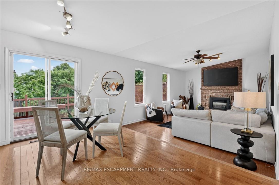 Photo 16 of 2450 Overton Drive, Burlington, Brant Hills — HOMEH
