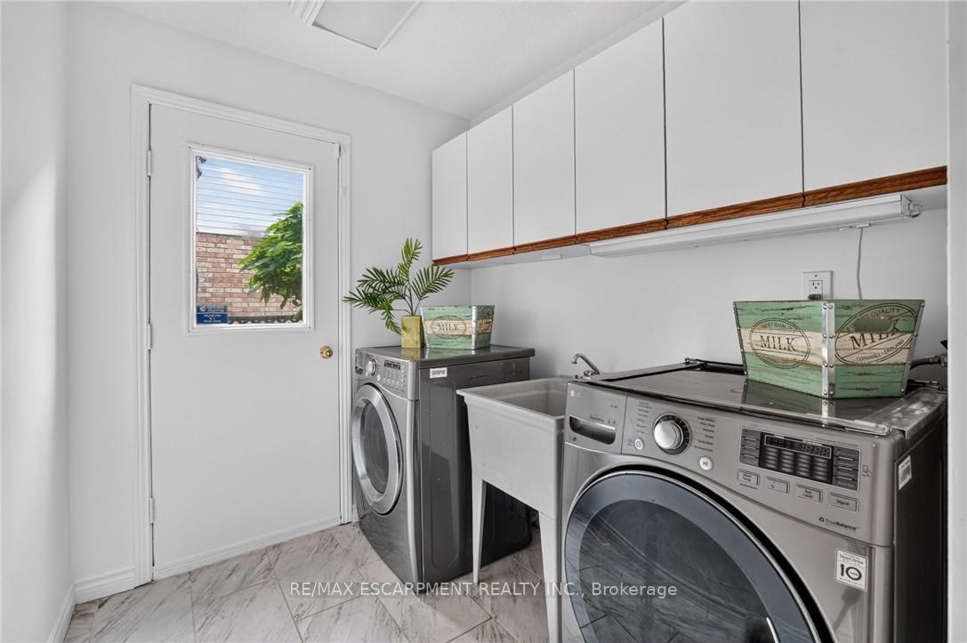 Photo 21 of 2450 Overton Drive, Burlington, Brant Hills — HOMEH