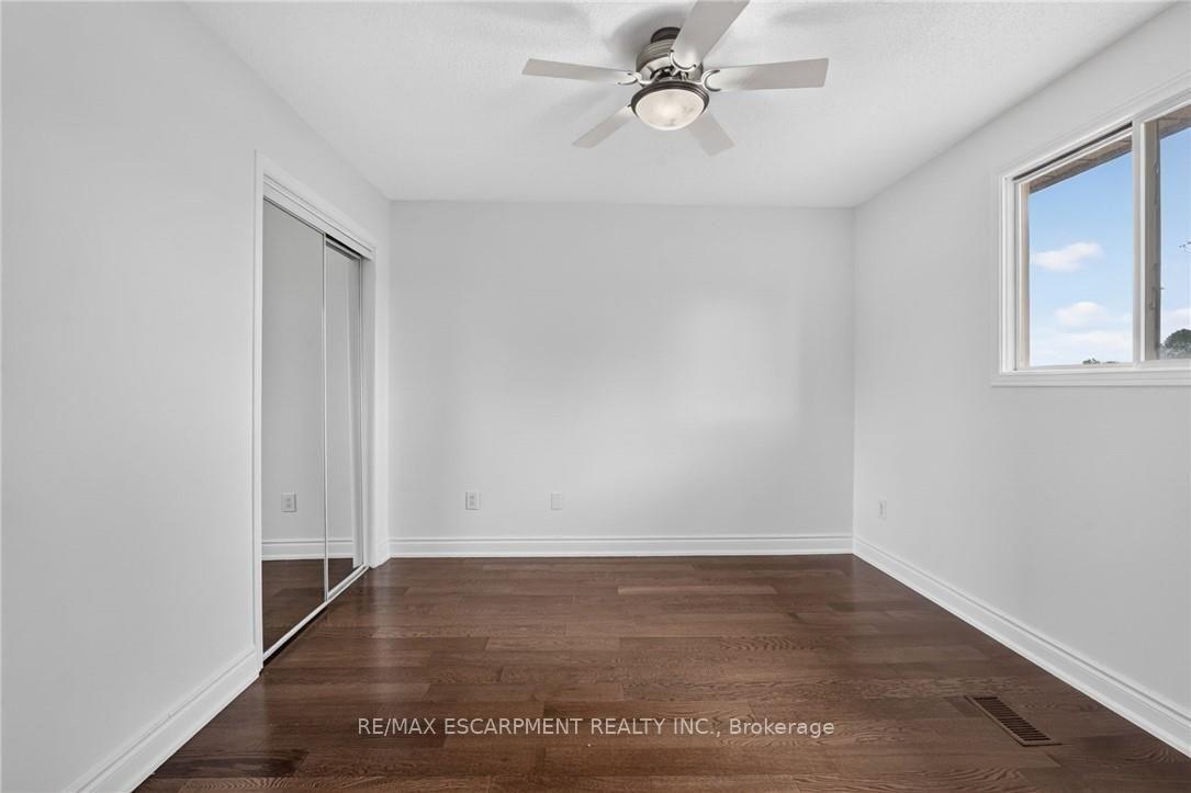 Photo 27 of 2450 Overton Drive, Burlington, Brant Hills — HOMEH