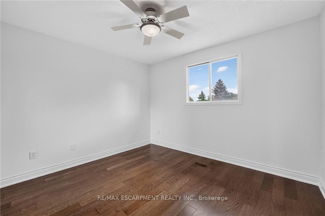 Photo 28 of 2450 Overton Drive, Burlington, Brant Hills — HOMEH