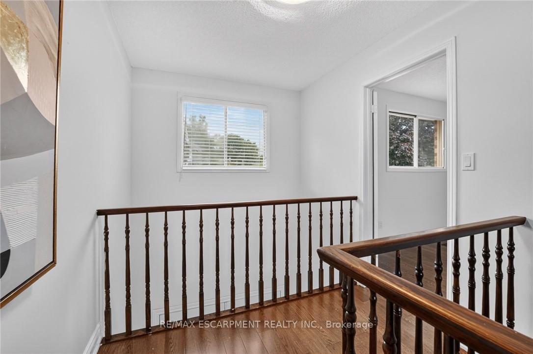 Photo 33 of 2450 Overton Drive, Burlington, Brant Hills — HOMEH