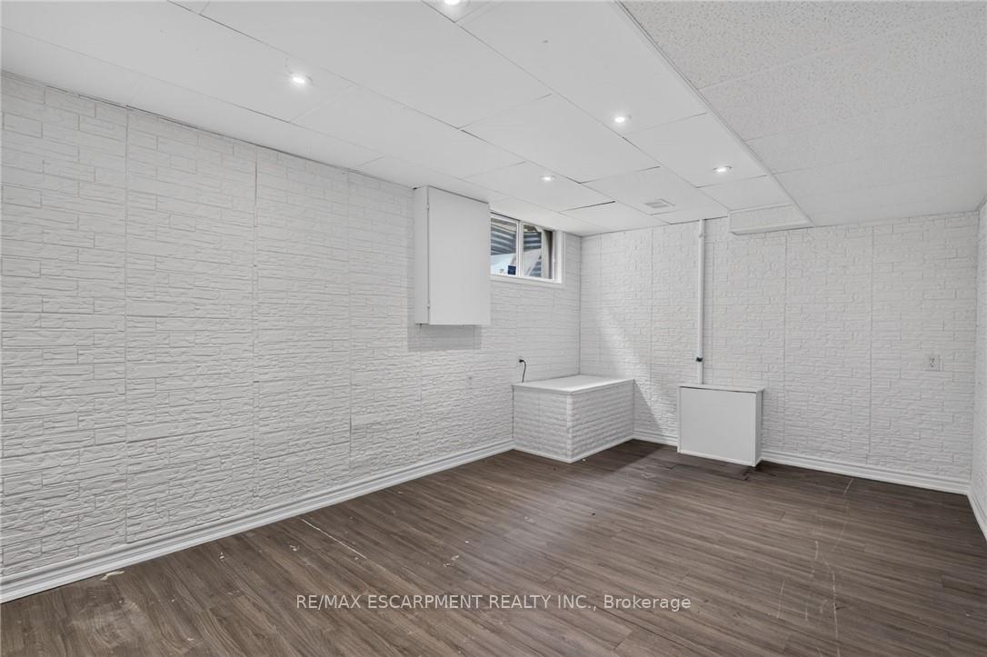 Photo 36 of 2450 Overton Drive, Burlington, Brant Hills — HOMEH
