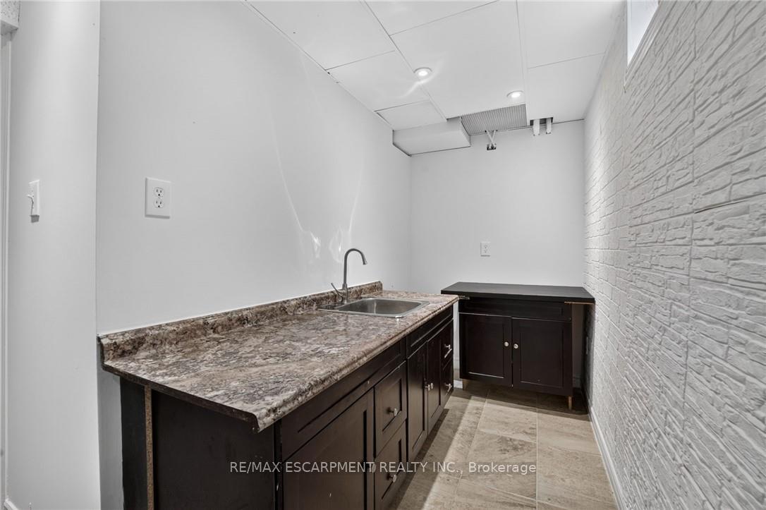 Photo 37 of 2450 Overton Drive, Burlington, Brant Hills — HOMEH